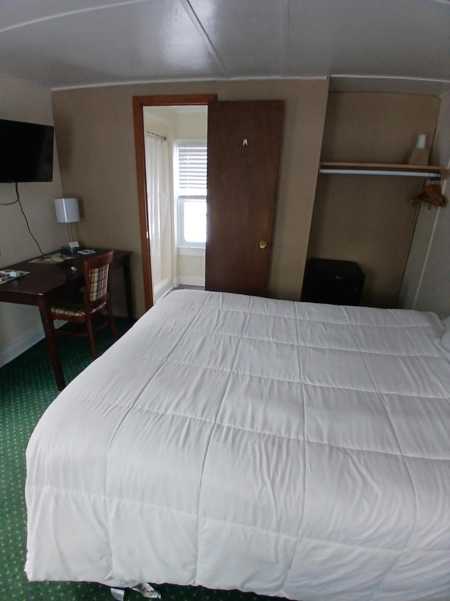 Plantation Motel ฮูรอน ภายนอก รูปภาพ