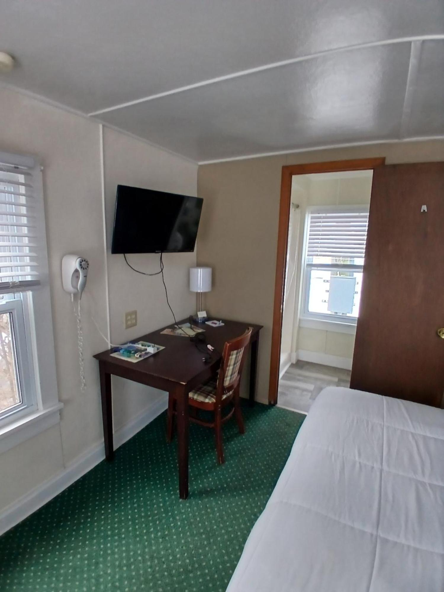 Plantation Motel ฮูรอน ภายนอก รูปภาพ